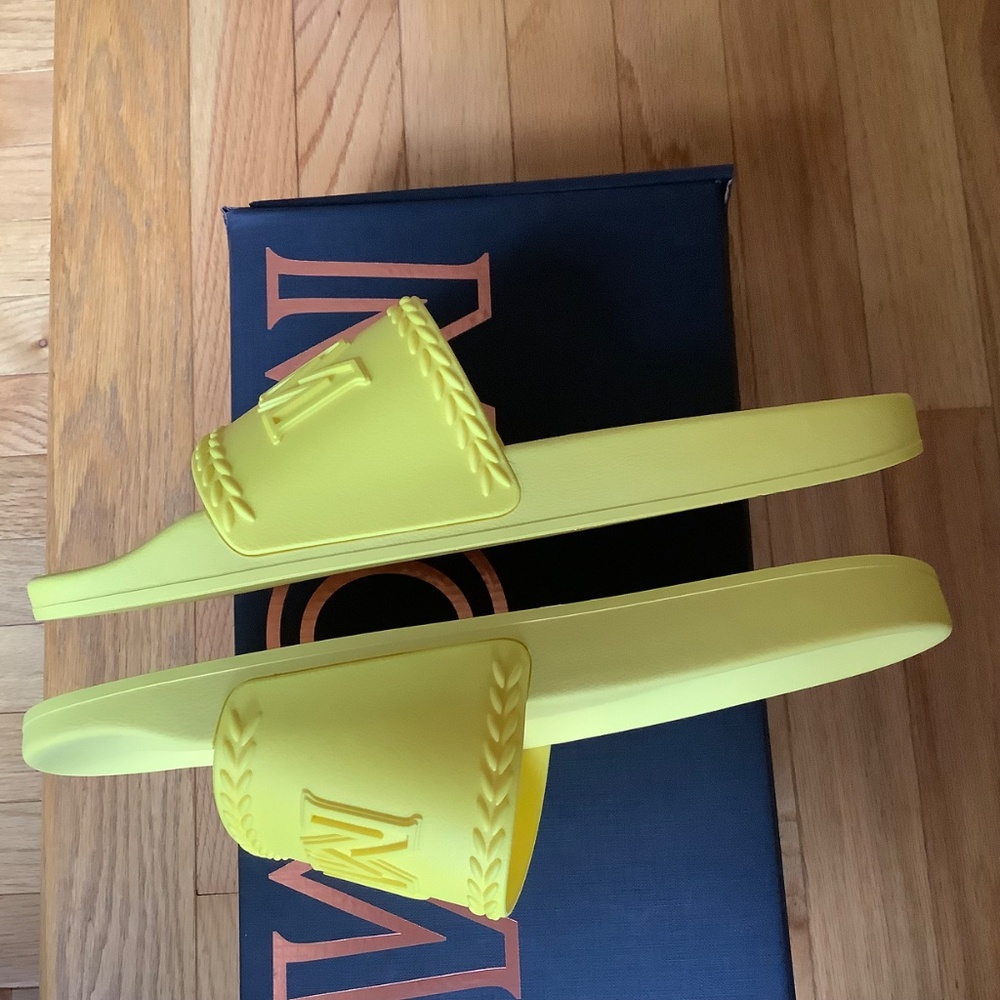MCM Logo Slide Sandals Yellow SZ12 - Picture 10 of 16